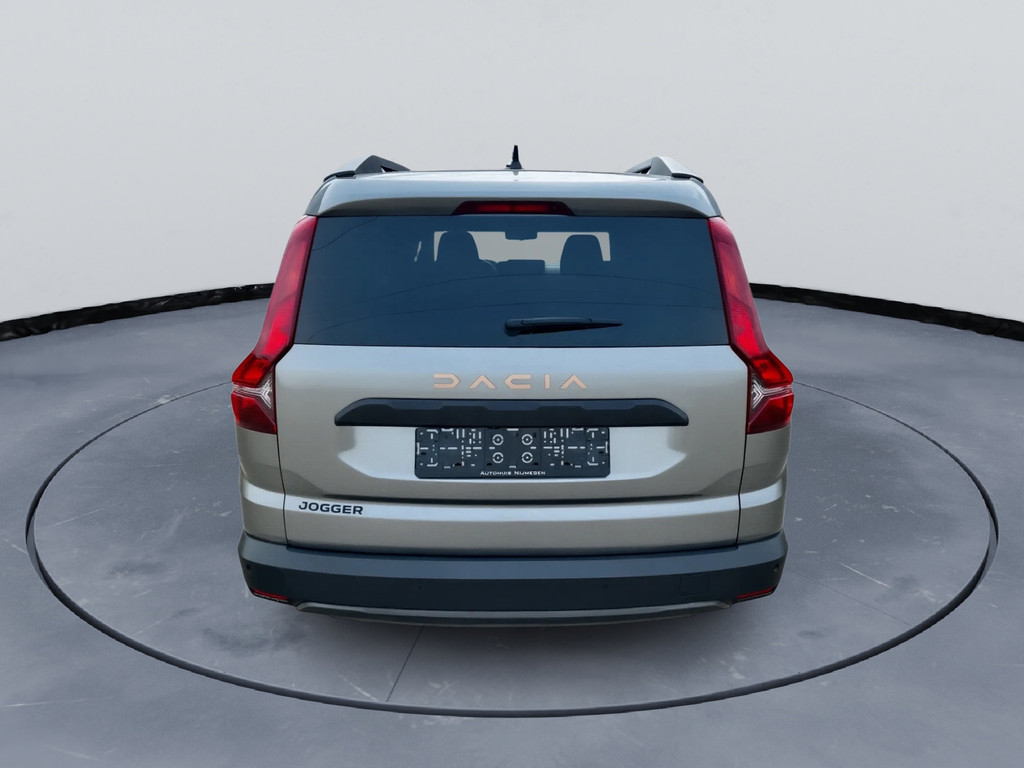 53539651-5.jpg