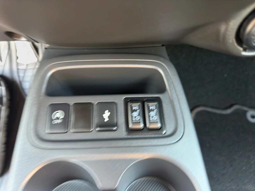 56394355-13.jpg